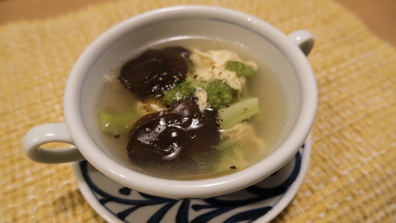 【腸活スープ】キクラゲとブロッコリーの卵中華スープのレシピ
